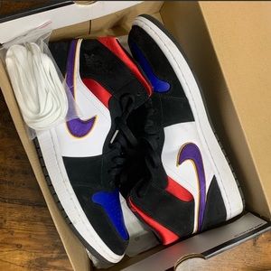Jordan 1 Mid SE “Rivals”